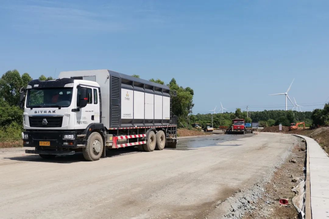 The products focus on the beautiful scenery along the way, and the Jiuzhou Luda brand cement slurry distributor helps the construction of the tourist highway around Hainan Island.