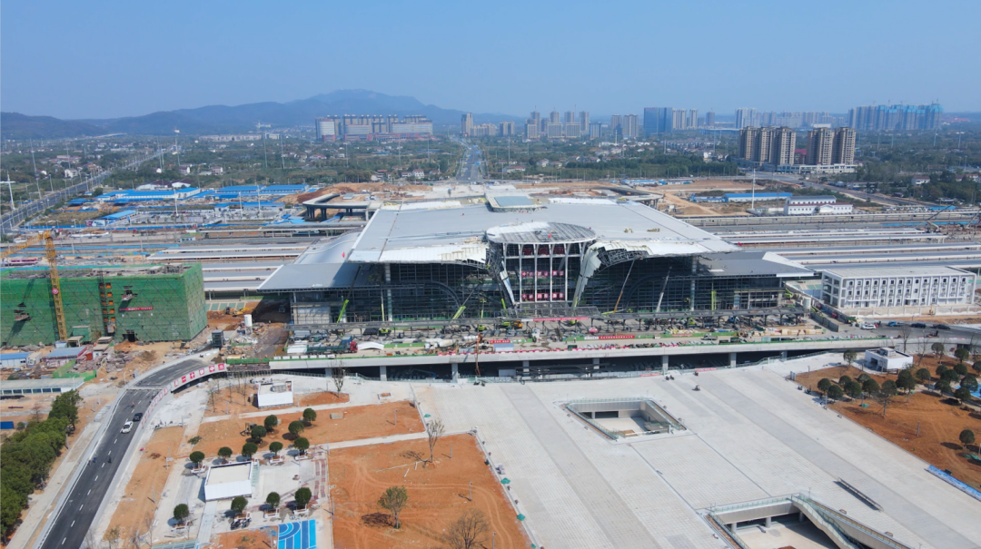 Holding High the Wisdom Arm to Show the Strength, Zoomlion Intelligent High-speed Machine Accelerates the Construction of Changde High-speed Railway Station