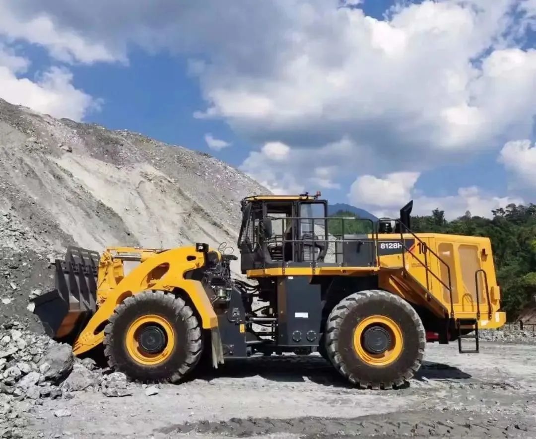 "Steel Monster" Delivered to a Large Mine, Liugong 8128H Loader Galloped North and South of the Yangtze River