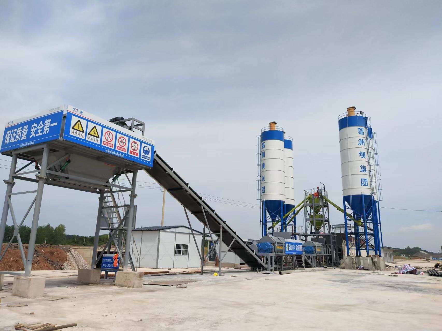 Fangyuan WBZ800 Secondary Stabilized Soil Mixing Station Helps Xinjiang Regional Transportation Network Construction