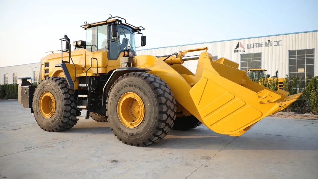 Shandong Lingong: Mine Comprehensive Solution Adds Another Sharp Weapon, the First 10-ton National IV Large Loader Rolls off the Production Line