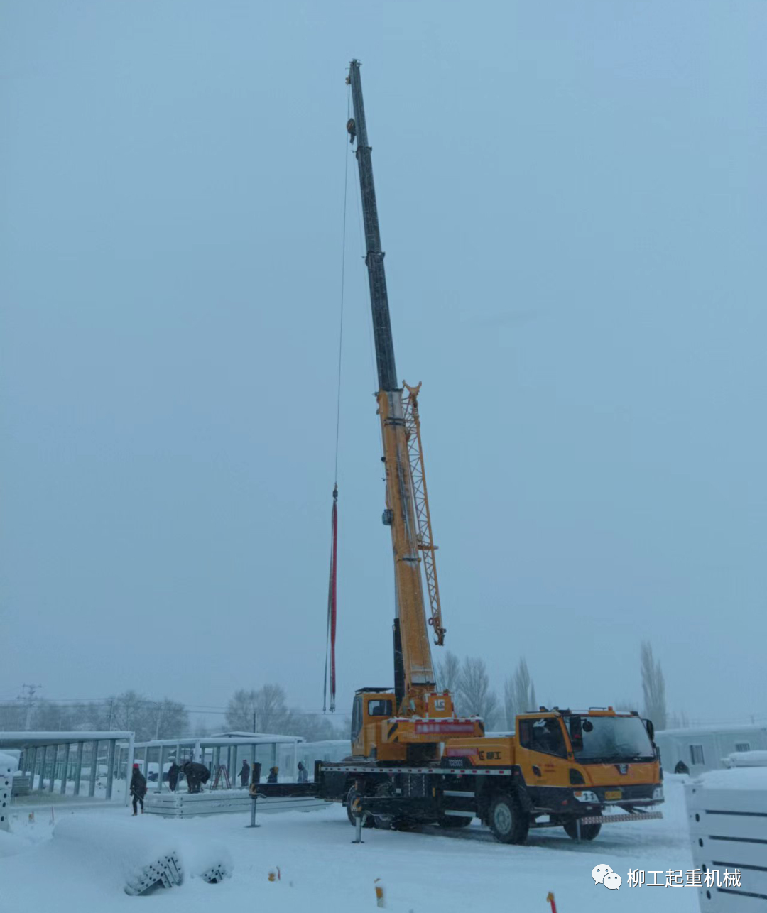 Liugong Crane Is Not Afraid of the Cold, the Northern Land Shows Intrepidity