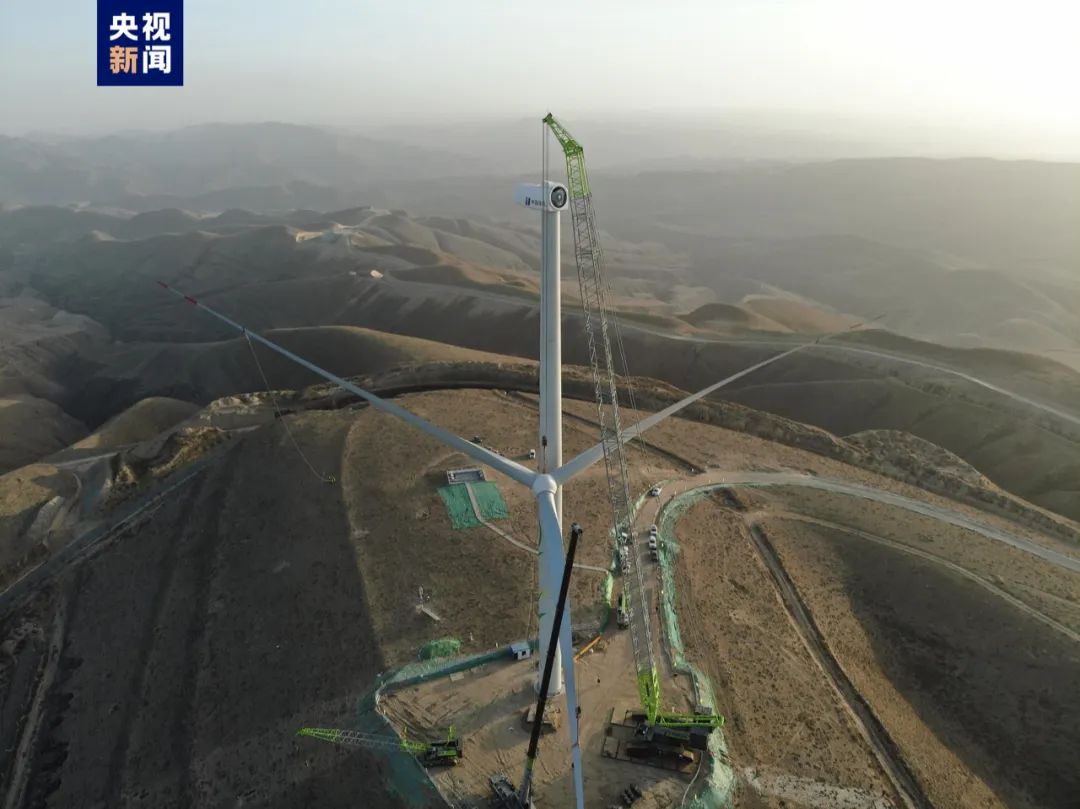 Zoomlion: China's first 10 million kilowatt class! QUY800 Helps Successfully Hoist the First Wind Turbine of Multi-energy Complementary Integrated New Energy Demonstration Project!