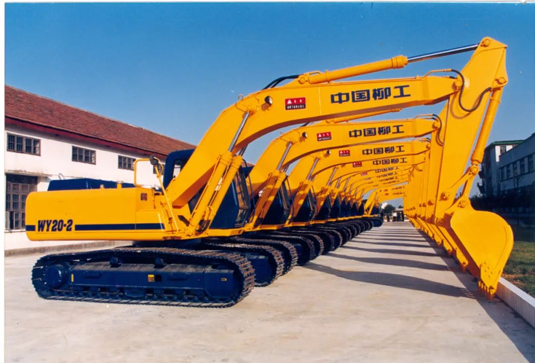 Liudao works hard for 30 years ②: Start in the dust! The Great Past of Liugong's First Generation Excavator