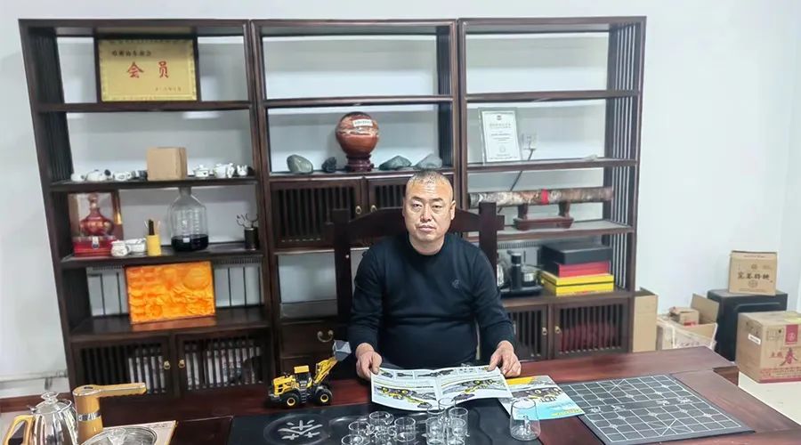 Guo Liping, a Dealer in Xinjiang: Benefit from Righteousness, Sincerely Join Hands with Yingxuan Heavy Industries to Write a New Chapter