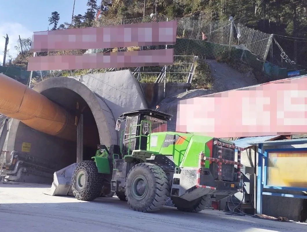 The World's First Liugong 6-ton Electric Loader Helps Sichuan-Tibet Construction