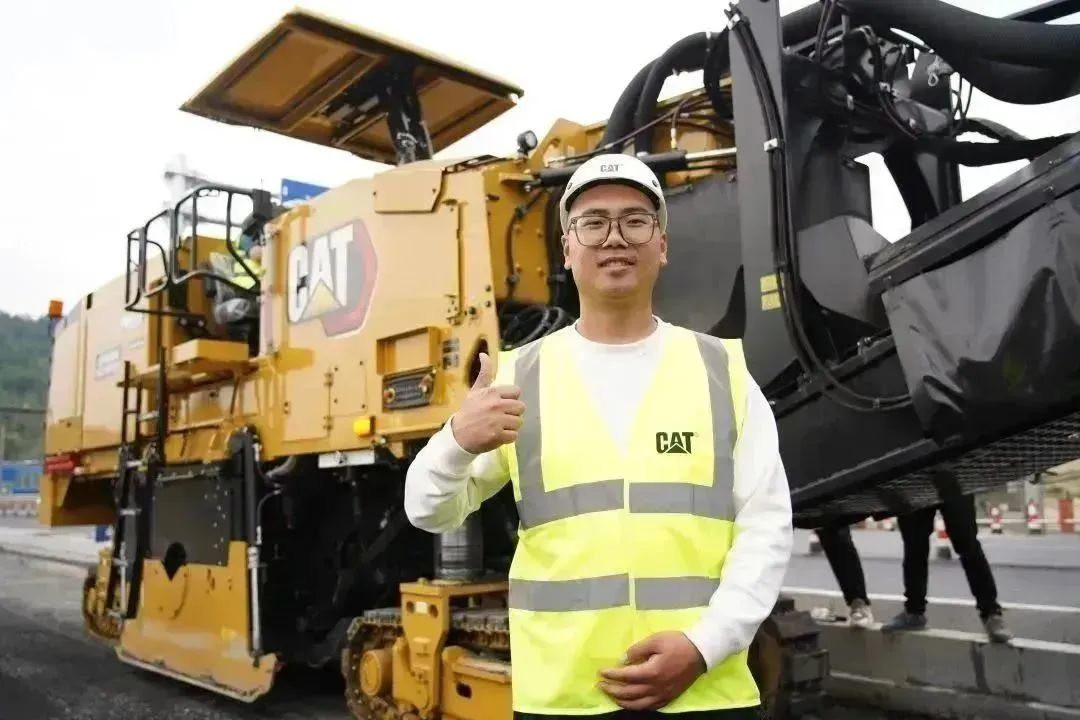 Hard core country four, when burning not to let! Cat ® Guosi PM620 Milling Machine Shows Its Skills in Hangzhou Zhongbu Bridge