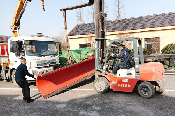 Yangzhou Highway: Winter Maintenance "No Cooling" Safe and Smooth "No Closing"