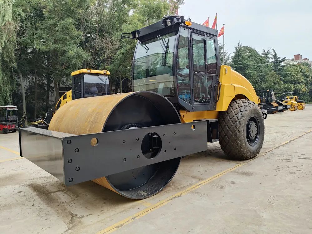 Recommended machine | Low fuel consumption, high performance — — Lutong 14t single steel wheel roller