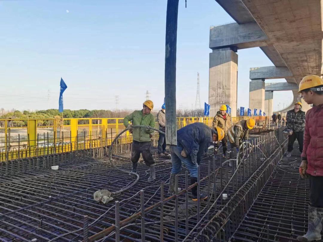 Important progress has been made in the construction of the Taicang-Situan section of the Shanghai-Suzhou-Nantong Railway.