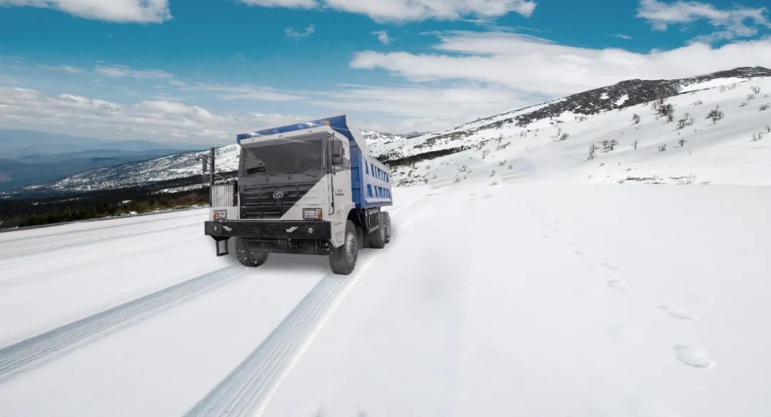 Under extremely cold conditions, Nuohao pure electric wide-body vehicle performs well and keeps working 14 hours a day!