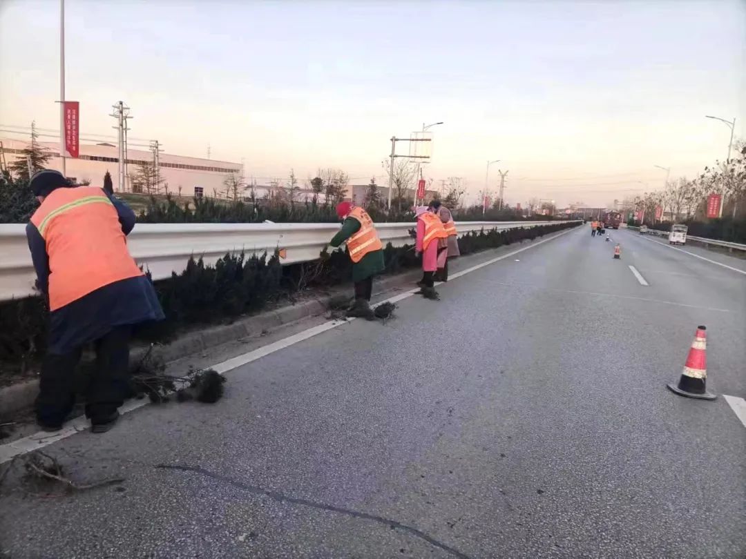 Suining Highway Maintenance Department Takes Many Measures to Do Fine Maintenance of Winter Roads