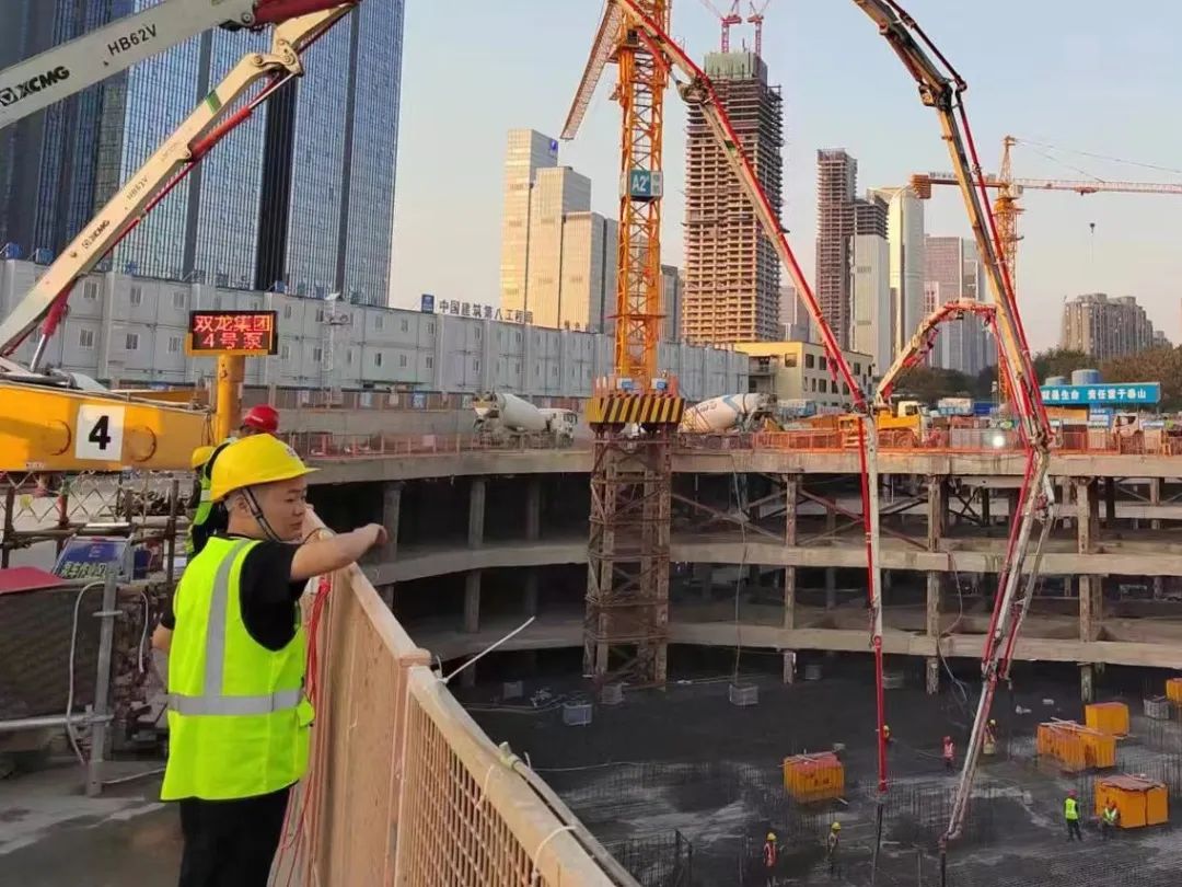 XCMG: Worry-free Concrete Industry | Lu Zihao: Face the Big "Roast" and Stick to the Post with Sweat and Enthusiasm