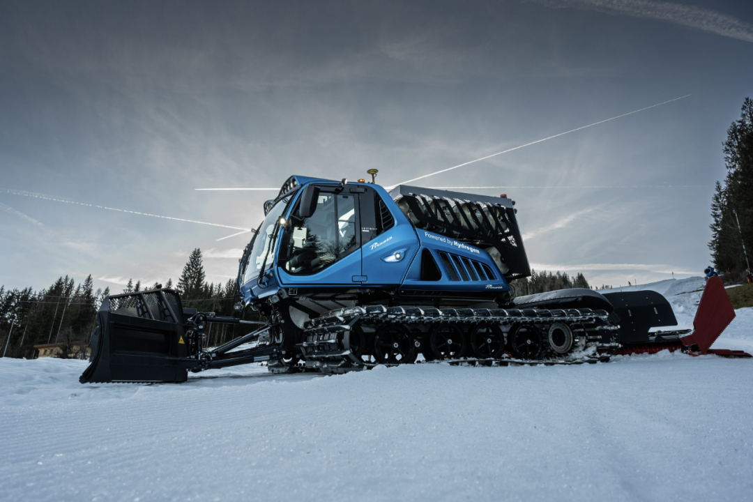 New Fiat Powertech XC13 Hydrogen Fuel Engine Debuts at Flachot Ski World Cup