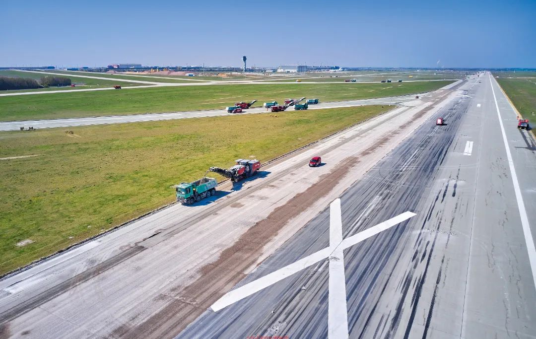 Wirtgen | Successfully milled the cement pavement of Leipzig Halle Airport using cold milling technology