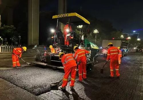 Barrier-free + 1 Guangzhou Road Maintenance Center Dongcheng Maintenance Station does a good job in Spring Festival Transport to protect people's safe and smooth travel