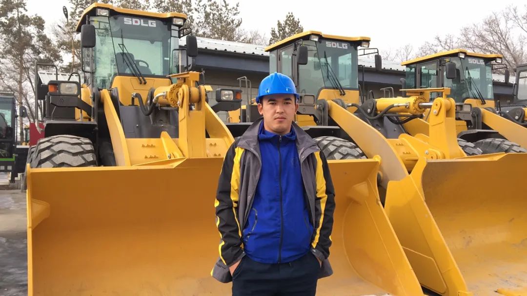 Shandong Lingong: Endless Service, Kazakhstan Service Manager's Efficient Action Wins Customer's Praise