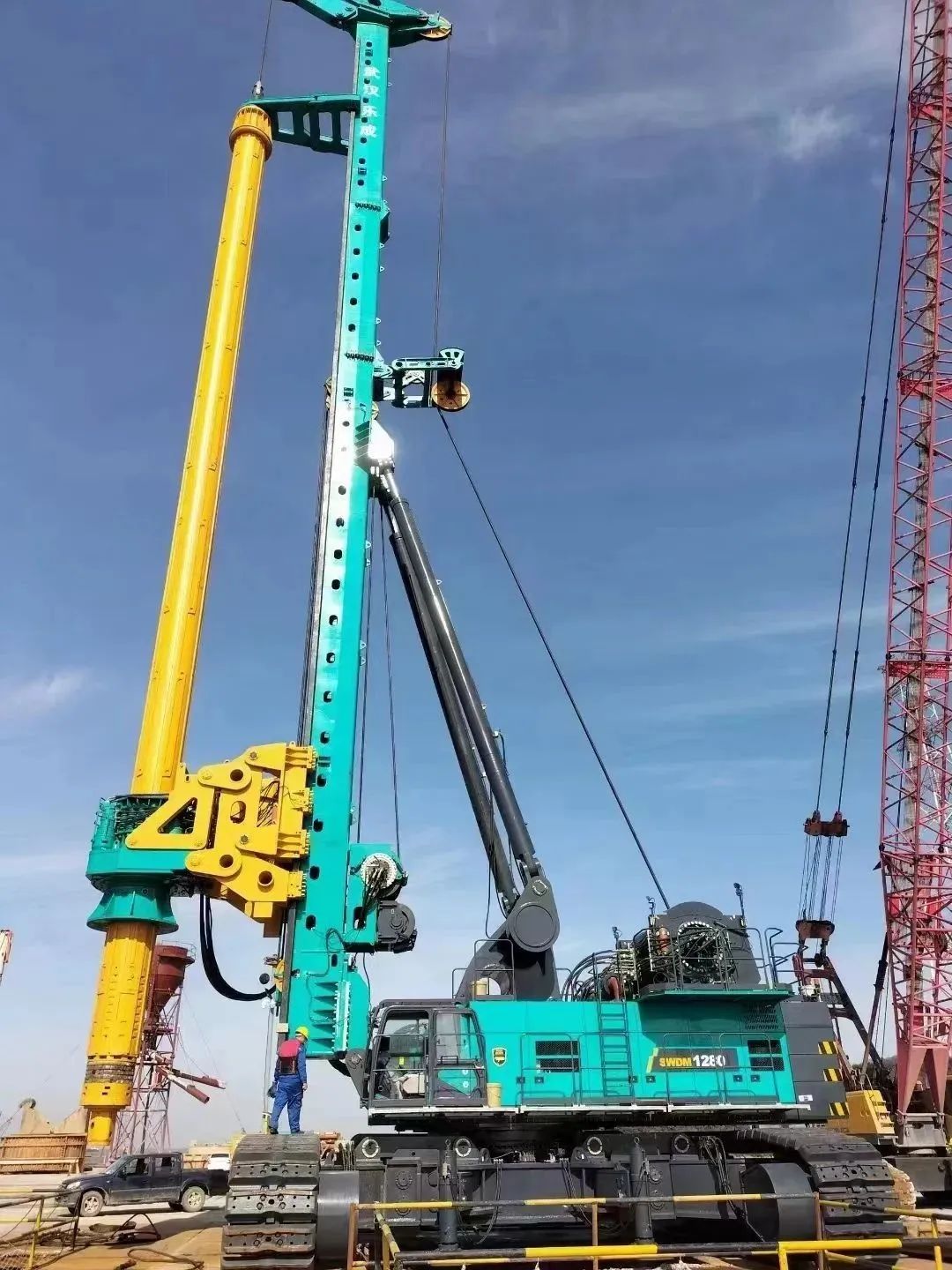 First pile spudding! Sunward Intelligent Super Rotary Excavation Strength Helps Build the World's Largest Span Rail-cum-Road Bridge