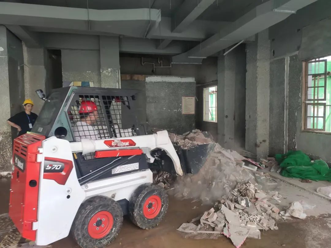 Bobcat Machinery: The Dragon Raises Its Head, Good Luck? Lucky Cat Enters Home