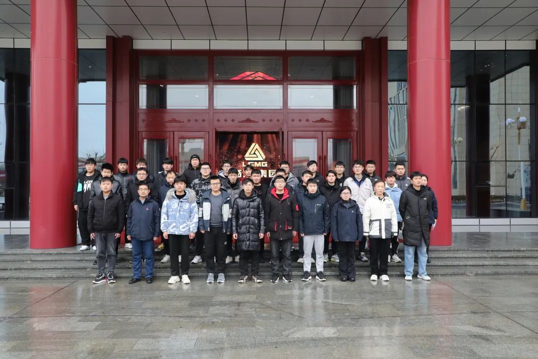 Visit Lingong Museum to draw strength for progress
