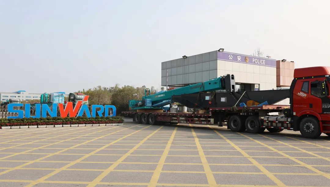 Welcome the dragon to raise its head! Sunward Intelligent Large Tonnage PDP Construction Method Guide Hole Type Static Pile Driver Expedition to Colombia