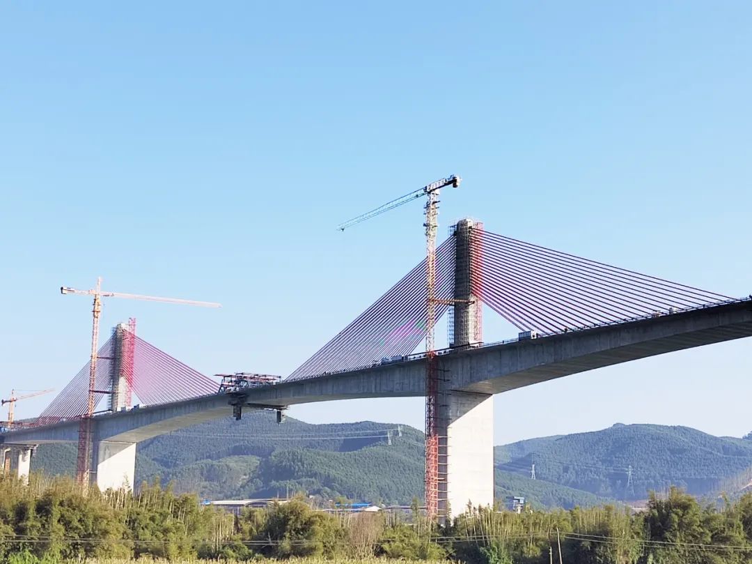Major transportation projects in Guangxi, with the help of Liugong Owim!