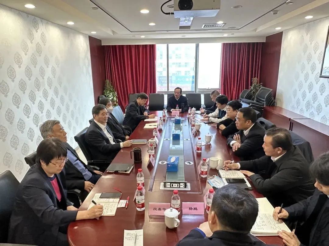 President Su Zimeng of China Construction Machinery Industry Association Meets with Leaders of Fengrun District of Tangshan City