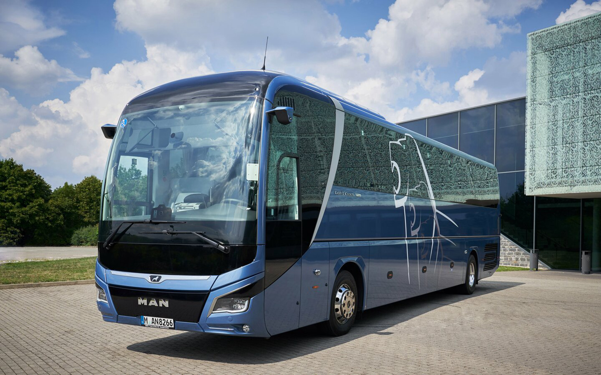 Comfortable Full Score Elegant Upgrade Behind Mann Bus Family's Three Consecutive Championships