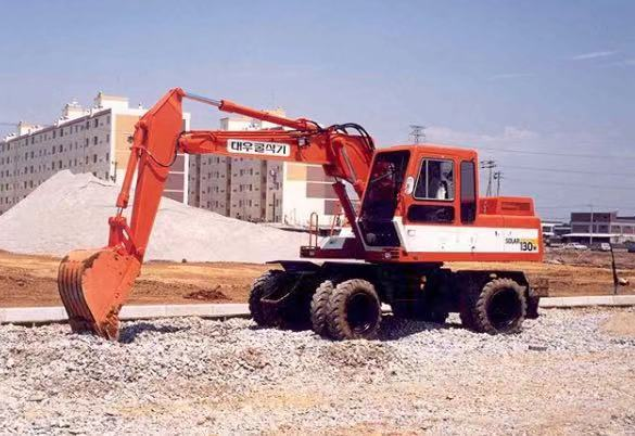 DEVELON DX210 W Deduces Municipal Omnipotence!