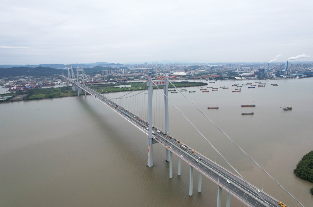 Wittgen Site Report | New Technology, New Equipment, Beams, Huangpu Bridge Pavement "New Clothes"