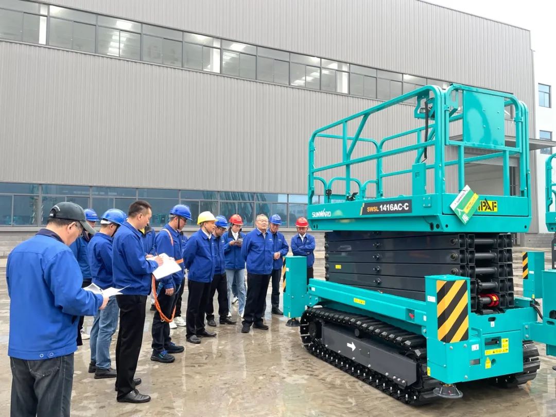 Factory is "debut"! Sunward's First Crawler Scissors Aerial Work Platform Launched in Batch