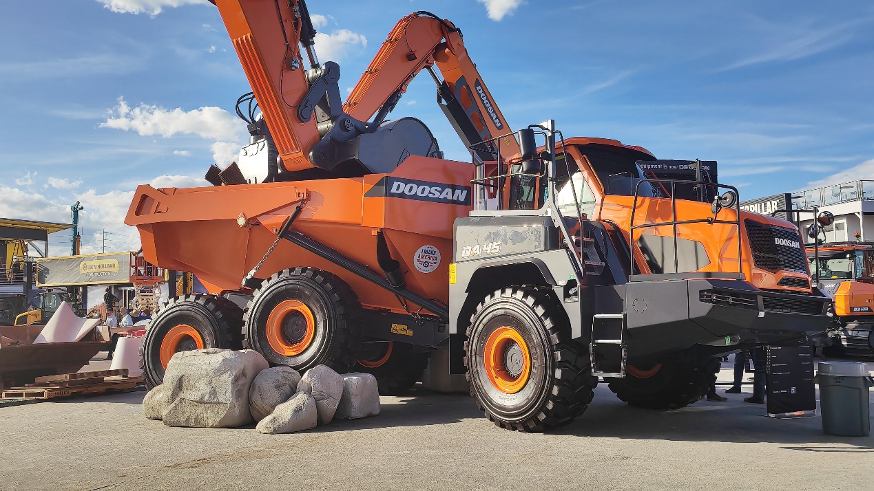 Updated DEVELON Explodes CONEXPO-CON/AGG 2023 Exhibition