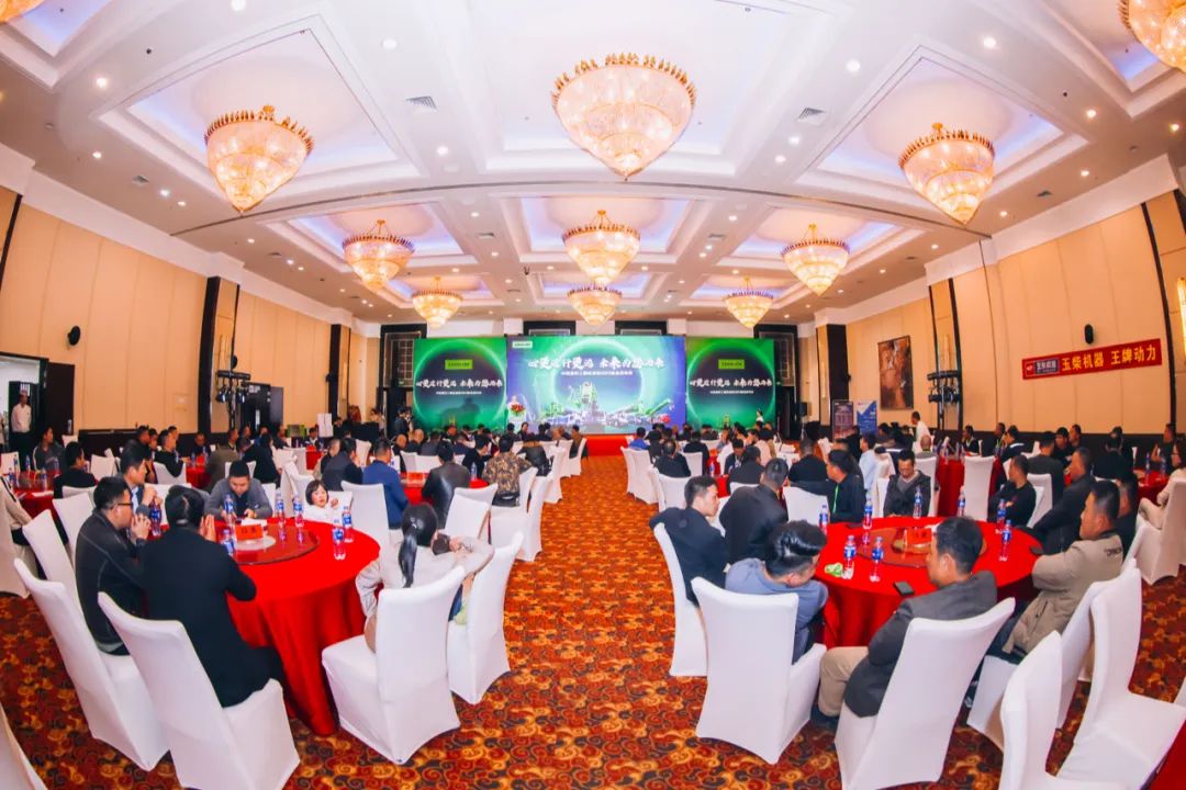 "The heart is closer and the journey is farther"? The 2023 Zoomlion Crane Release Conference and Fujian Quanneng 800 Tons Delivery Ceremony was a complete success!