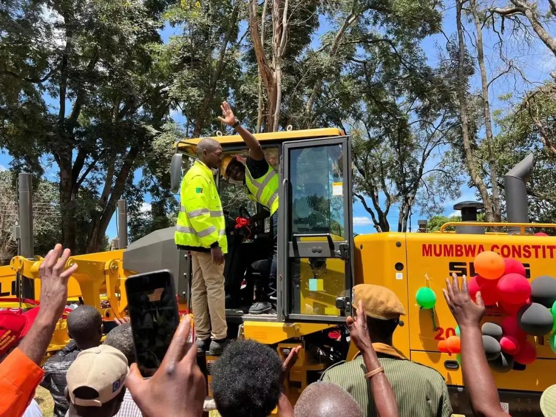 Lingong Motor Grader Becomes Zambia's New Municipal Business Card