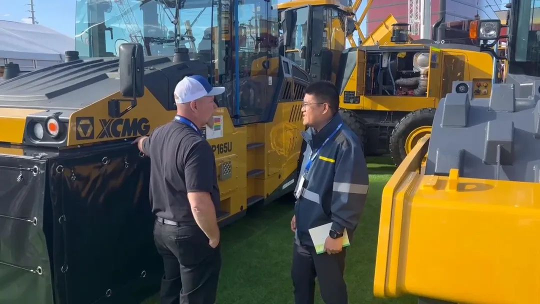 Play "Stretch"! XCMG complete road machinery is full of vitality!