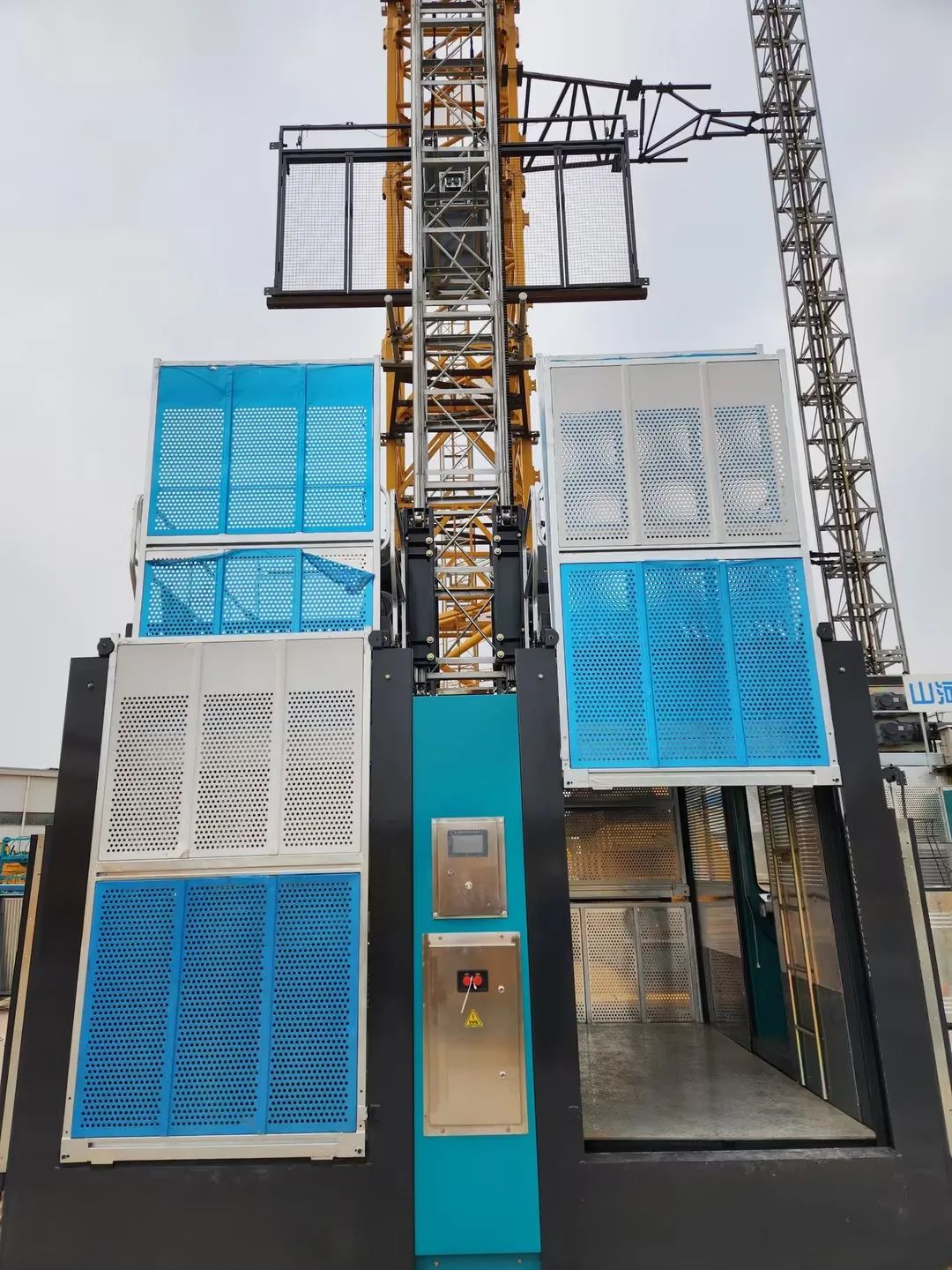 Science and technology display, add new products! Shanhe Jianglu Intelligent Construction Elevator Successfully Offline