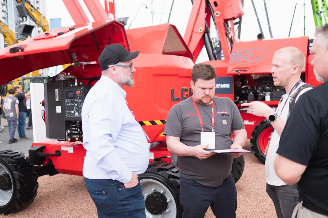 Lingong Heavy Machinery brings new products to Las Vegas Construction Machinery Expo to show the beauty of green, efficient and intelligent!