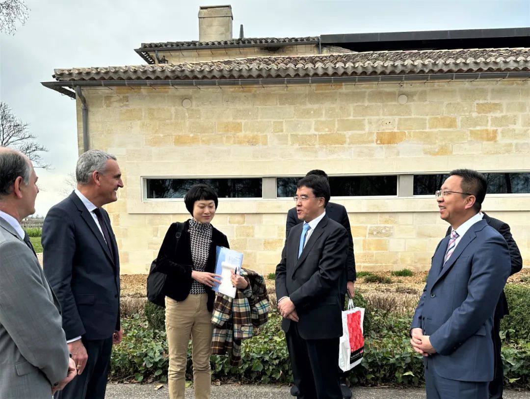 Dynapac: Tianjin Municipal Government Delegation Visits Faya Group Headquarters