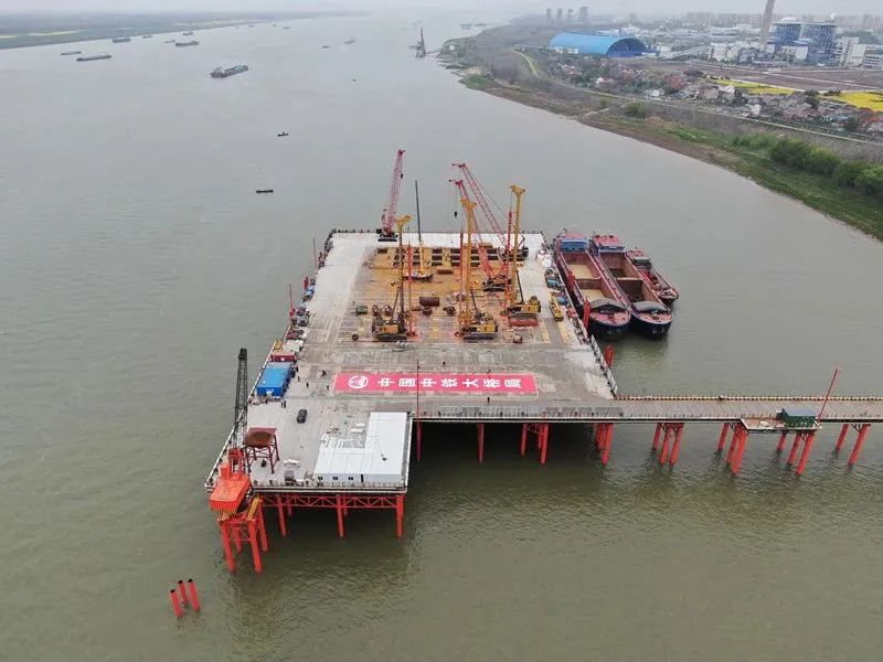 "Morning News" Visit Class | Chizhou Yangtze River Highway and Railway Bridge, XCMG Rotary Drilling and Ramming Base Platform!