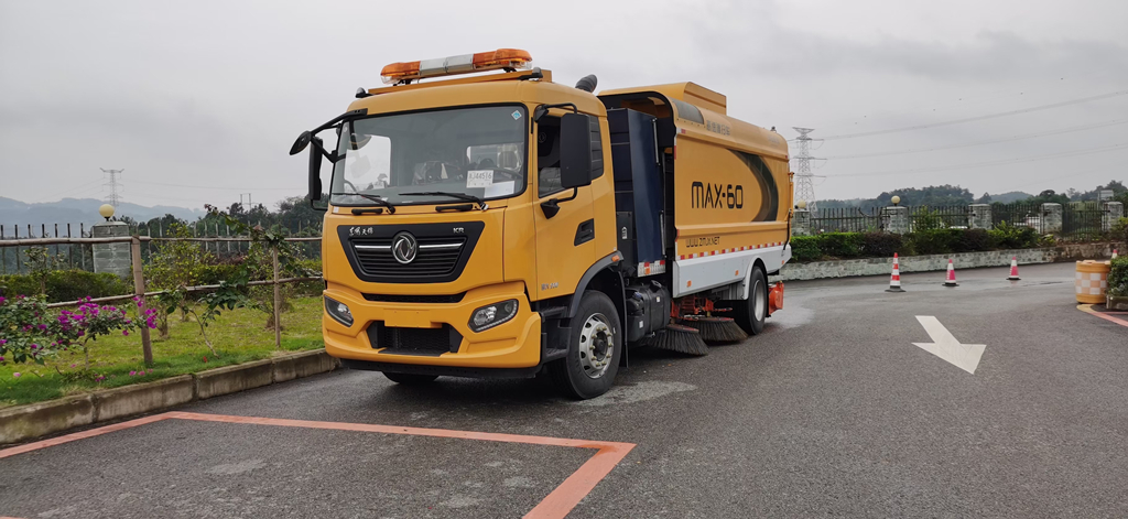 Focus on Achieving Excellent Products and Earning Trust with Heart — — 5th Anniversary of the Launch of MAX60 High-speed Road Sweeper of Zhuma Machinery