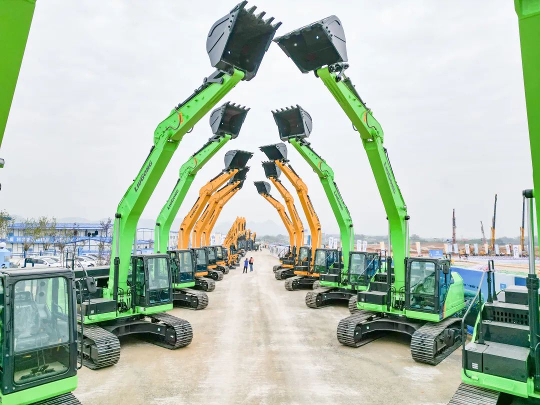 [65th Anniversary · Struggle] Liugong carries the banner of independent innovation of Chinese excavators