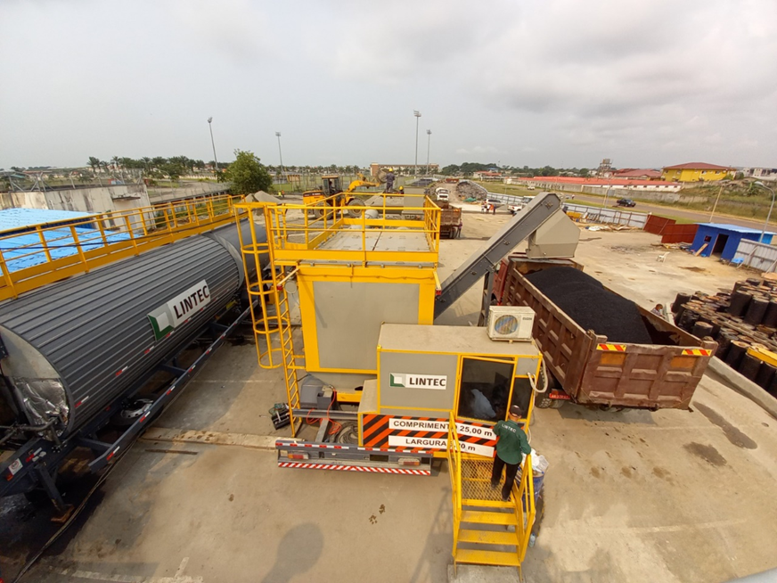 Lintaige CDP12001M vehicle-mounted mobile asphalt mixing station is as swift as the wind and as slow as the forest; it can be started and stopped immediately.