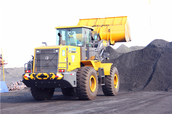 In March 2023, 7813 loaders were sold in the domestic market, down 31.5% year on year.
