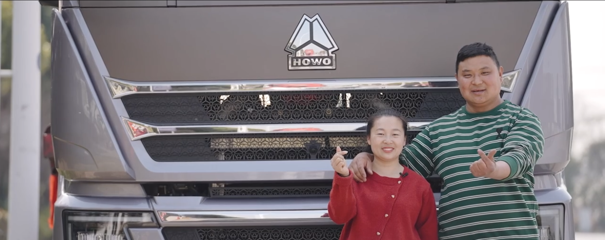 Sinotruk HOWO TH7 680 horsepower heavy truck guards the stable happiness of the post-90s freight couple