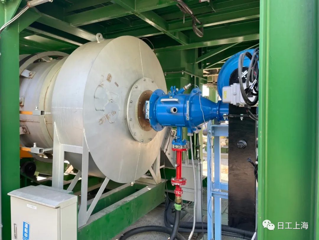 The world's first! Nikko has developed the world's first hydrogen burner dedicated to asphalt mixing equipment, which achieves zero carbon dioxide emissions during aggregate drying and heating