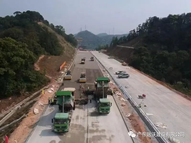 yuanwo News | Volvo 8820 Helps Guangzhou Jiernan Expressway Construction