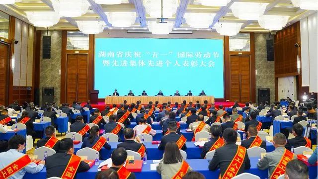 Zhang Shuaikun of China Railway Construction Heavy Industry Co., Ltd. won the National May Day Labor Medal