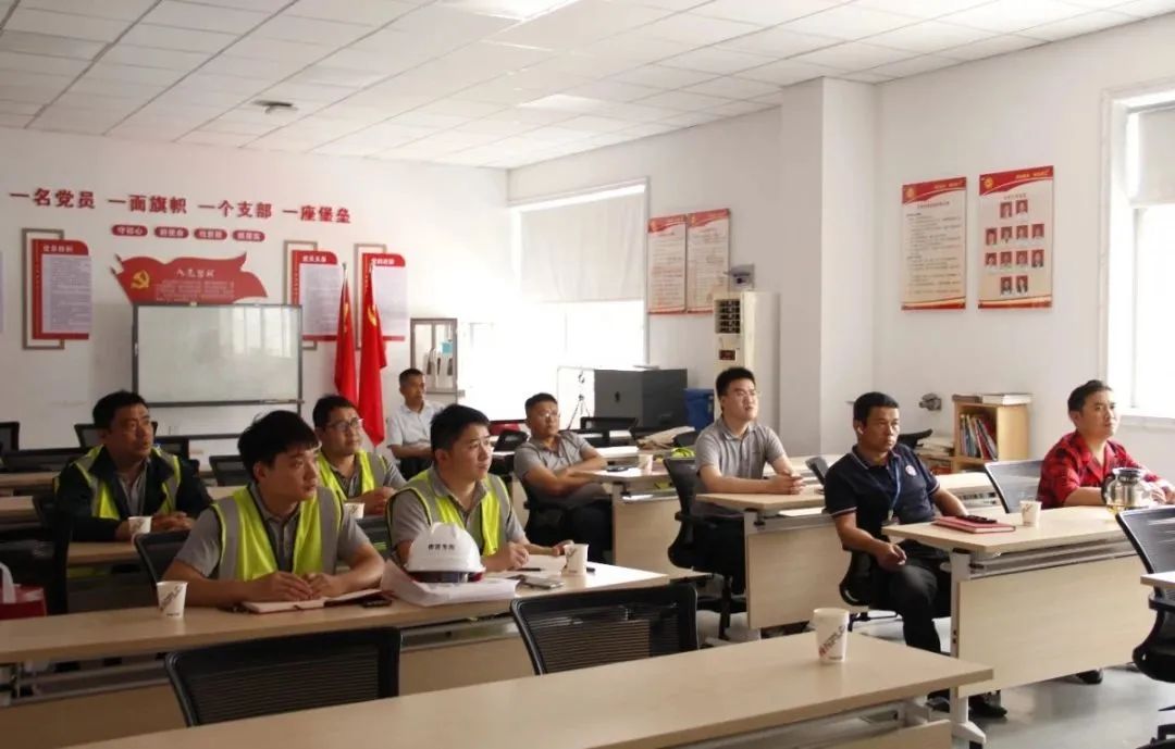 Another wave of special training for Nanfang Road Machine is coming! Mixing College Sand Making Main Machine Shaft End Training Hot Start Class!