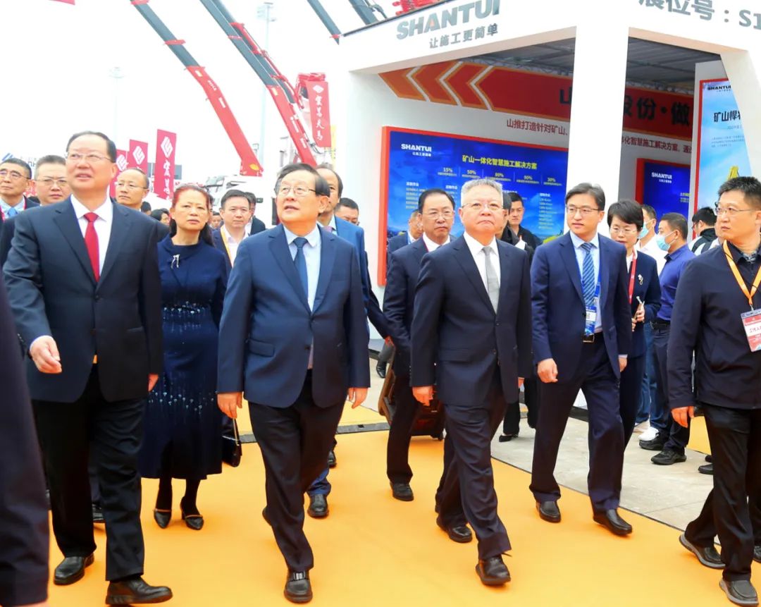 2023 Changsha Exhibition | Too Hot! Shantui booth welcomes visitors from all over the world