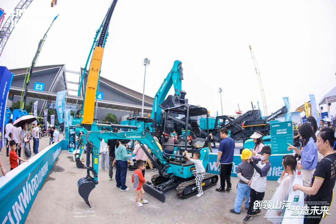 Hand in hand to build "one belt and one road", Shanhe intelligent underground engineering equipment has attracted wide attention.